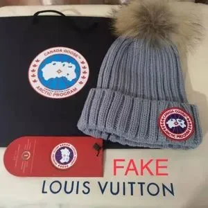Canada Goose | Accessories | How To Tell Real Vs Rep Canada  display picture 2
